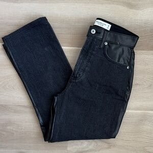 A&F - Curve Love The Ankle Straight Ultra High Rise Jeans